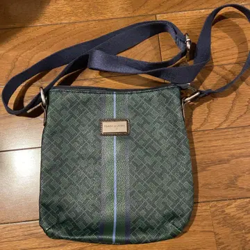 가격 인하 TOMMY HILFIGER 숄더백 새상품급