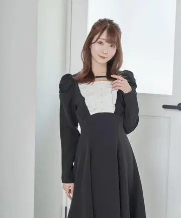 플레어 메이드 드레스 블랙