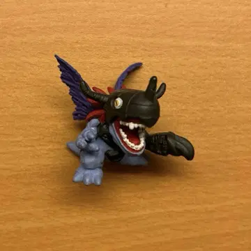 디지몬 메탈 그레이몬 피규어
