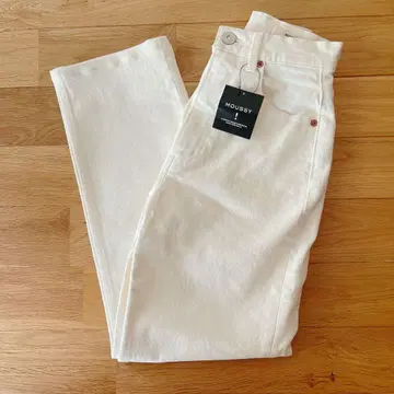 미사용 새상품 moussy 플레인 진 와이드 데님 23 화이트