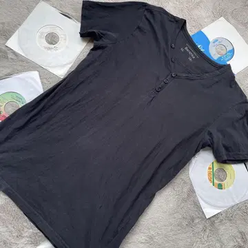 BERSHKA 버쉬카 헨리넥 M 블랙 버튼