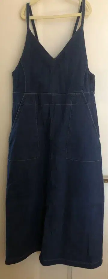 다크 블루 데님 살로펫 V넥