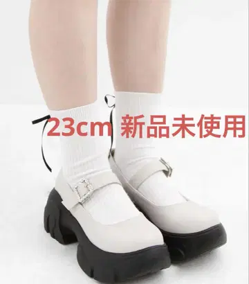 유메텐보 23cm 통굽 볼륨 비쥬 버클 펌프스 에크루 화이트