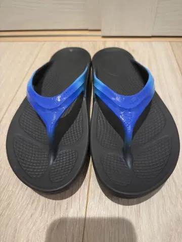 우포스 블랙 EU 38 W7