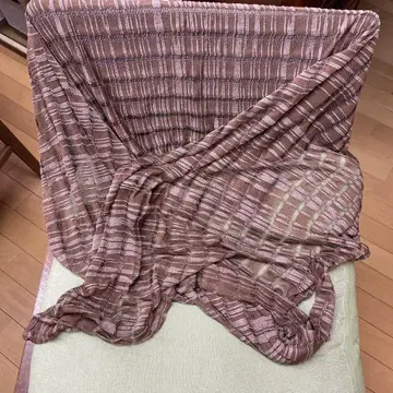 브라운 스트라이프 패턴 스톨