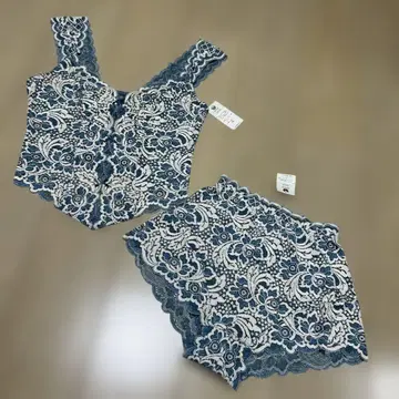 와코루 살루트 파랑과 화이트 레이스 셋업