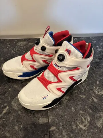 리복 Instapump Fury Zone 화이트