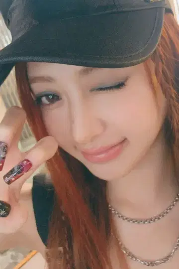 LE SSERAFIM HMV LD YUNJIN DIFFERENT 일본판