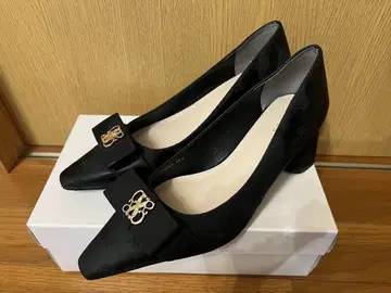 RANDA 모노그램 골드 부품 펌프스 23.5cm