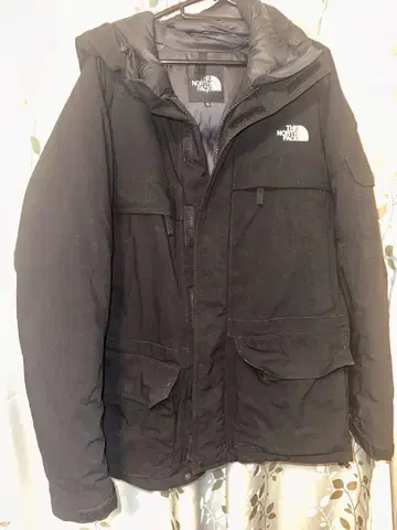 The North Face 블랙 다운 자켓 pertex quantum