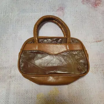 브라운 핸드백
