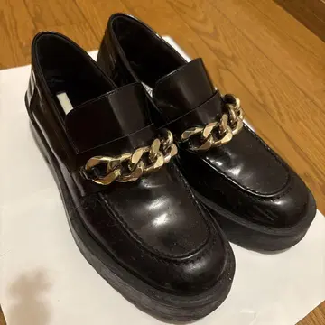 자라 블랙 체인 장식 로퍼 39