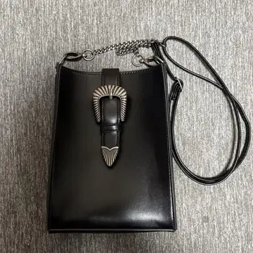 블랙 버클 숄더백