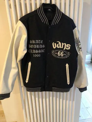 VANS 바시티 자켓 다크 그레이/화이트