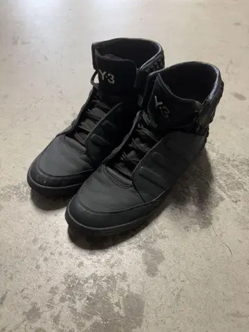 Y-3 본사 스터드 하이 컷 스니커즈