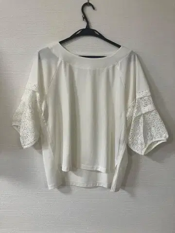 레리안 블라우스