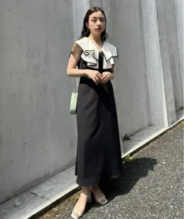SNIDEL 파이핑 프릴 원피스 스나이델