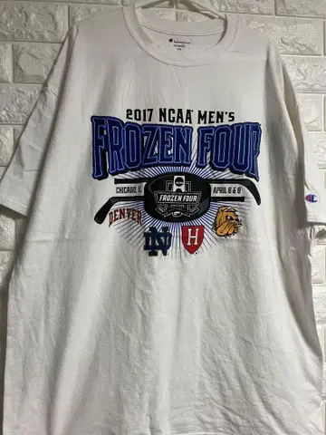 챔피온 NCAA 남자 아이스하키 Frozen Four 티셔츠 2XL