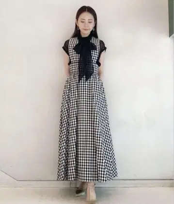 Lily Brown 릴리 브라운 V 넥 체크 원피스