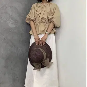 eimy istoire 돌먼 개더 페플럼 코튼 블라우스 베이지