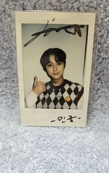 DKZ 민규 친필 사인 폴라로이드