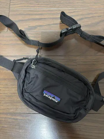 Patagonia 블랙 바디백 파타고니아
