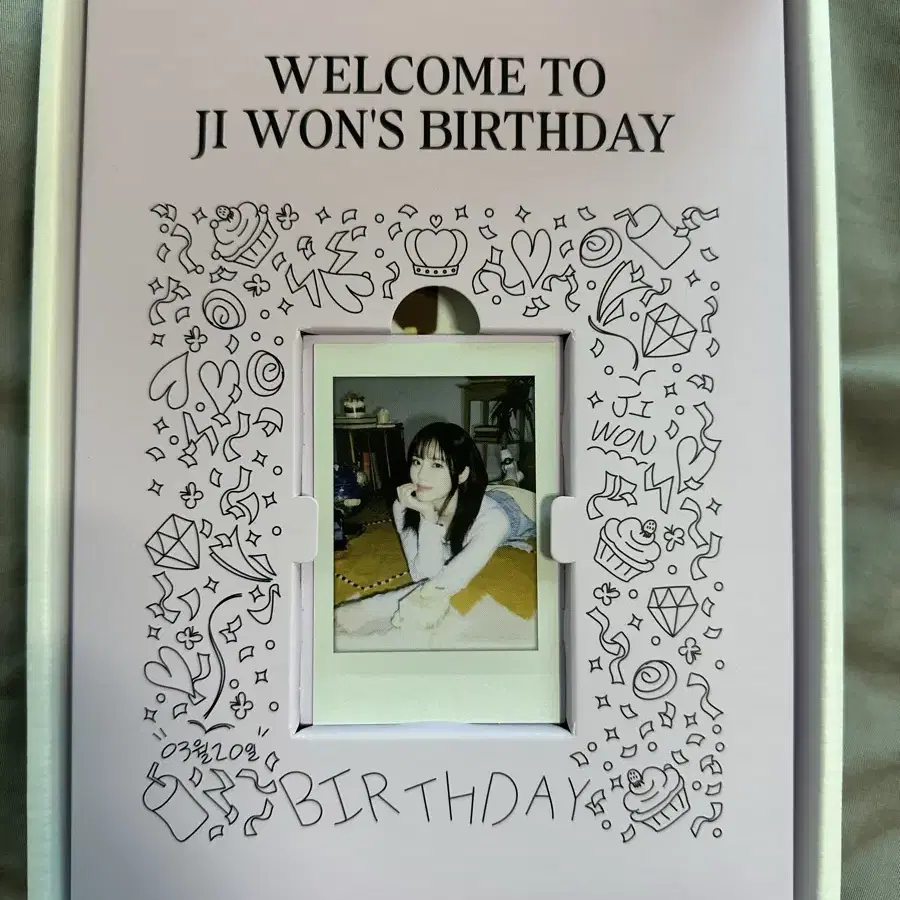 お歳暮 のし FROMIS_9 | 프로미스나인 Fromis_9 Jiwon Birthday Box (with K-POP・アジア