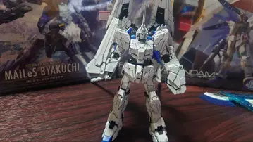 RG 유니콘 건담 퍼펙트 빌리티 도색 완료