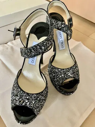 미사용 새상품! JIMMY CHOO 블랙 글리터 힐 샌들
