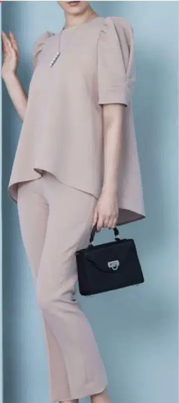 더블 크로스 퍼프 슬리브 블라우스