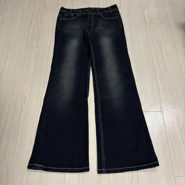 90년대 강렬한 y2k 블랙 플레어 데님 부츠 컷