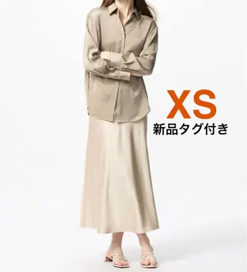 [새 상품] 유니클로 새틴 스커트 내추럴 XS 사이즈 UNIQLO