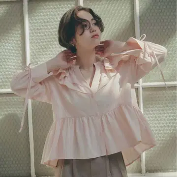 NOTREemor 프릴 디자인 블라우스