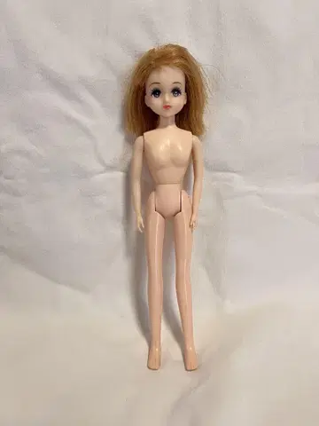 리카짱 인형 본체 금색 머리