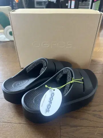Oofos OOmega 24cm