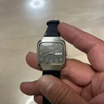 세이코 실버 스퀘어 손목시계