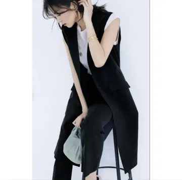 Mila Owen 미라 오웬 노카라 롱베스트 블랙