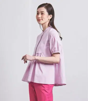 유나이티드 애로우즈 EMBOS 핀턱 숏 슬리브 블라우스