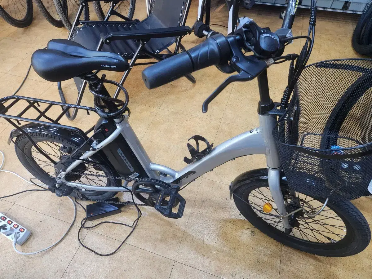 Samchully Phantom Daisy Electric Bicycle
