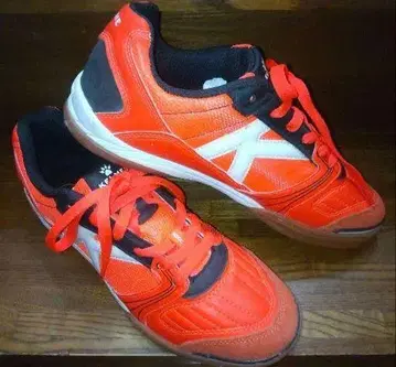 미사용 KELME 스포츠 슈즈 오렌지