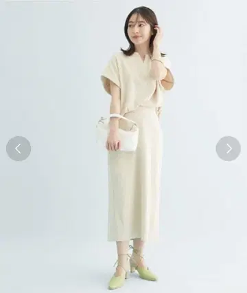 부푼 자카드 타이트 스커트
