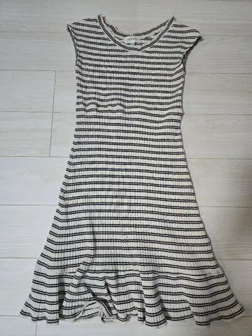 JILLSTUART 스트라이프 슬리브리스 원피스