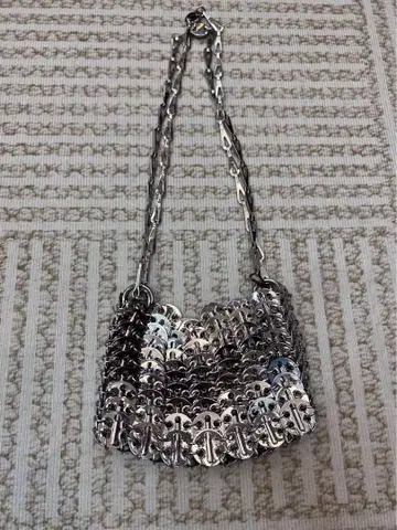새상품급 paco rabanne nano 1969 숄더백 실버 나노