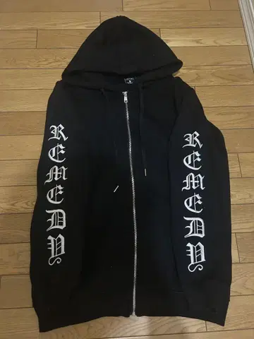 REMEDY 후드 부착 후드티 블랙