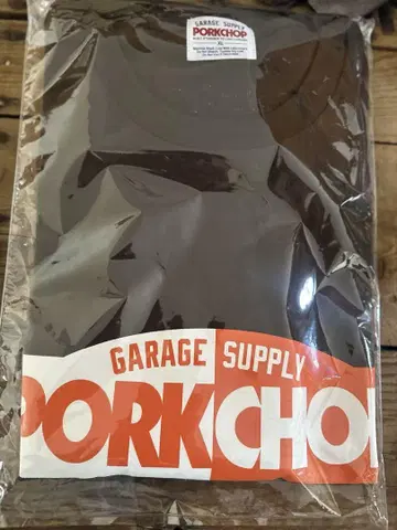 PORKCHOP GARAGE SUPPLY 블록 로고 티셔츠