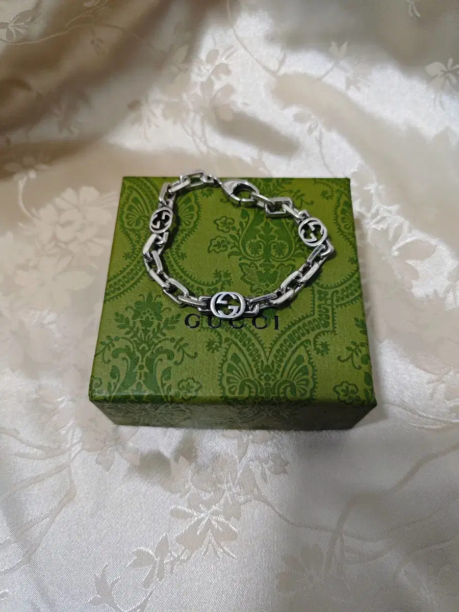 Gucci Interlocking Bracelet