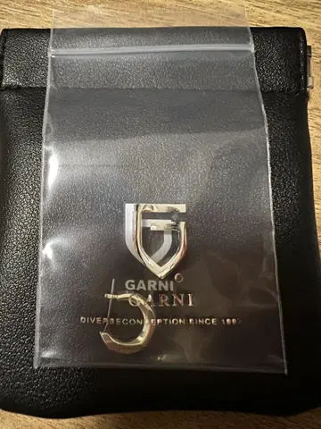 GARNI 왼쪽 귀걸이
