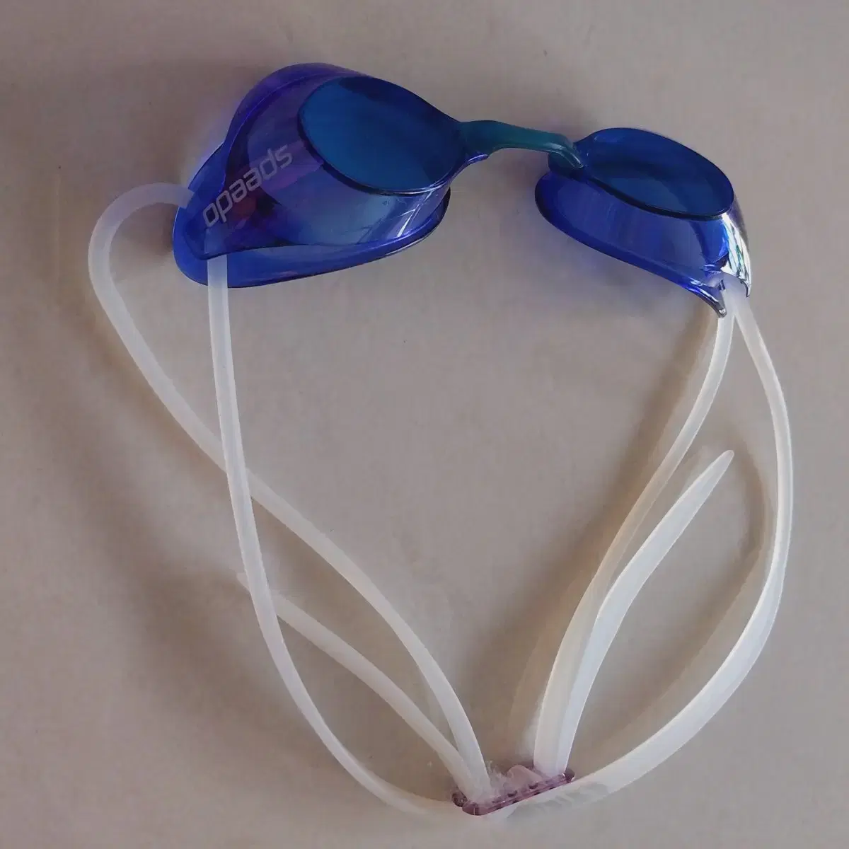 Price drop ~ Speedo goggles on Bunjang Global Site.