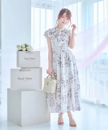 로제 뮤즈 장미 프린트 플레어 드레스