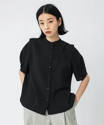 UNITED TOKYO 폴드 볼륨 소매 블라우스